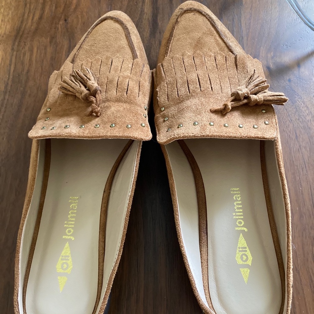 Women tan tassel loafer, 8.5/9